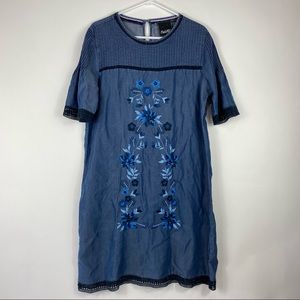 Nanette Lepore Women’s Large Embroidered Denim Chambray Shift Dress Crochet Trim